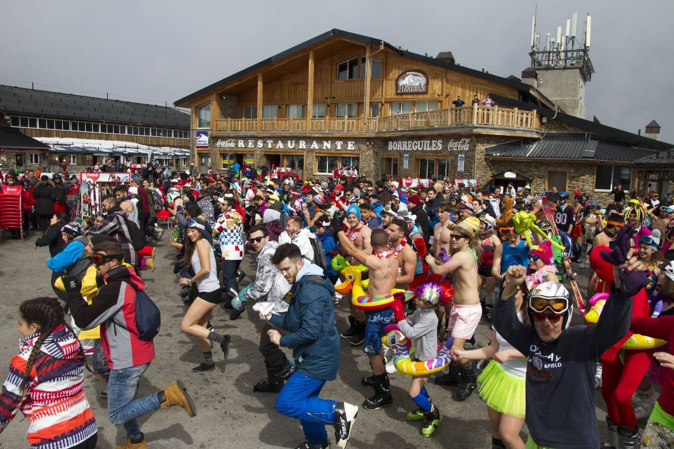 ¿Quién dijo frío? ¡En bañador por la Sierra!