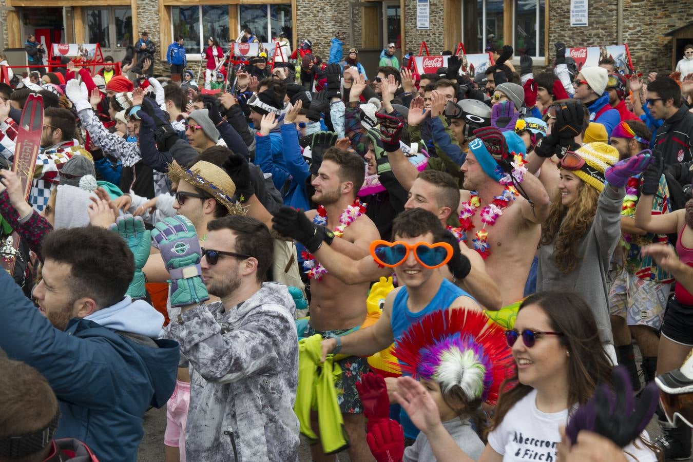 ¿Quién dijo frío? ¡En bañador por la Sierra!