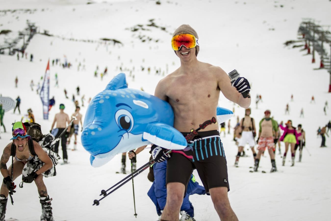 ¿Quién dijo frío? ¡En bañador por la Sierra!