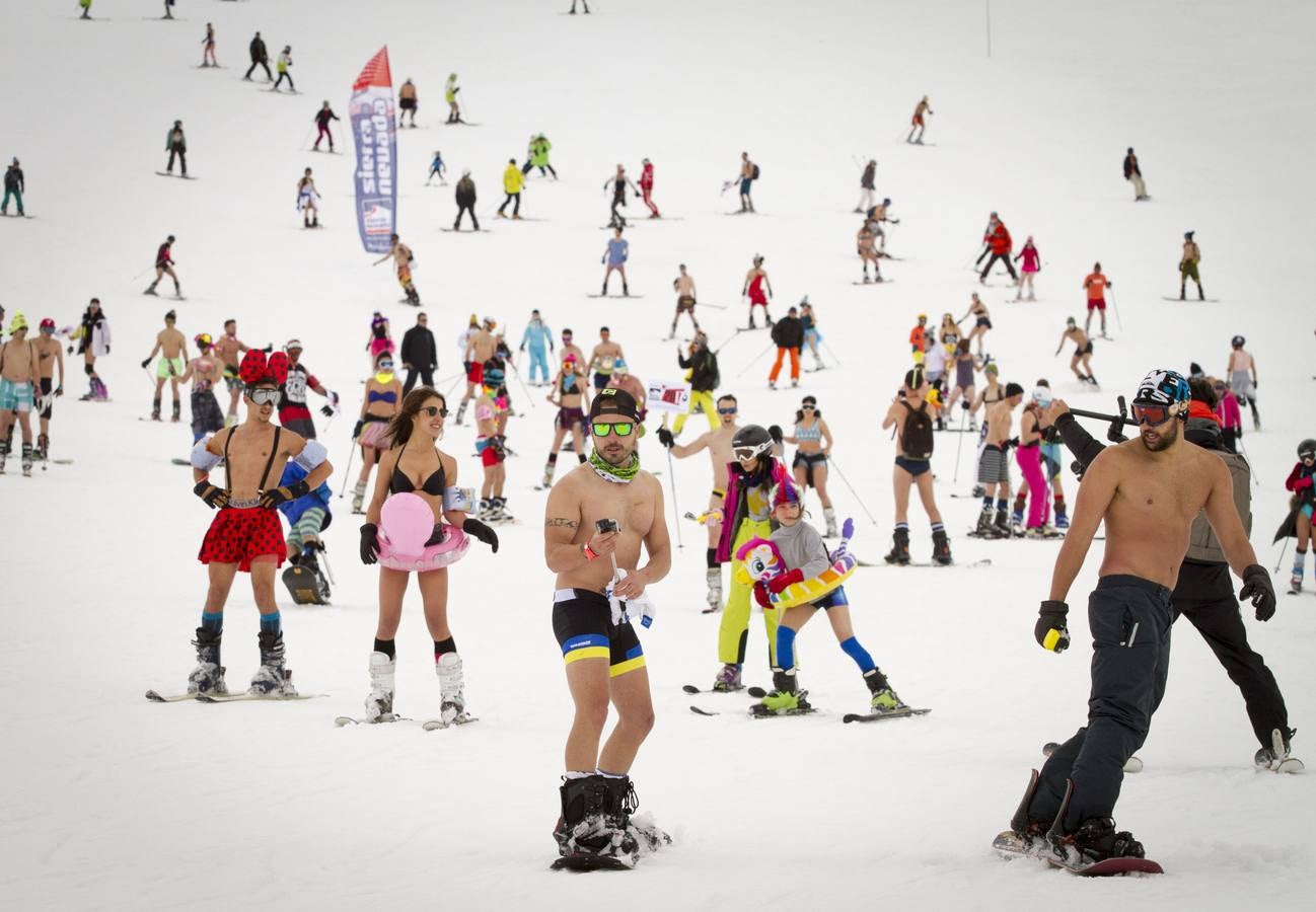 ¿Quién dijo frío? ¡En bañador por la Sierra!