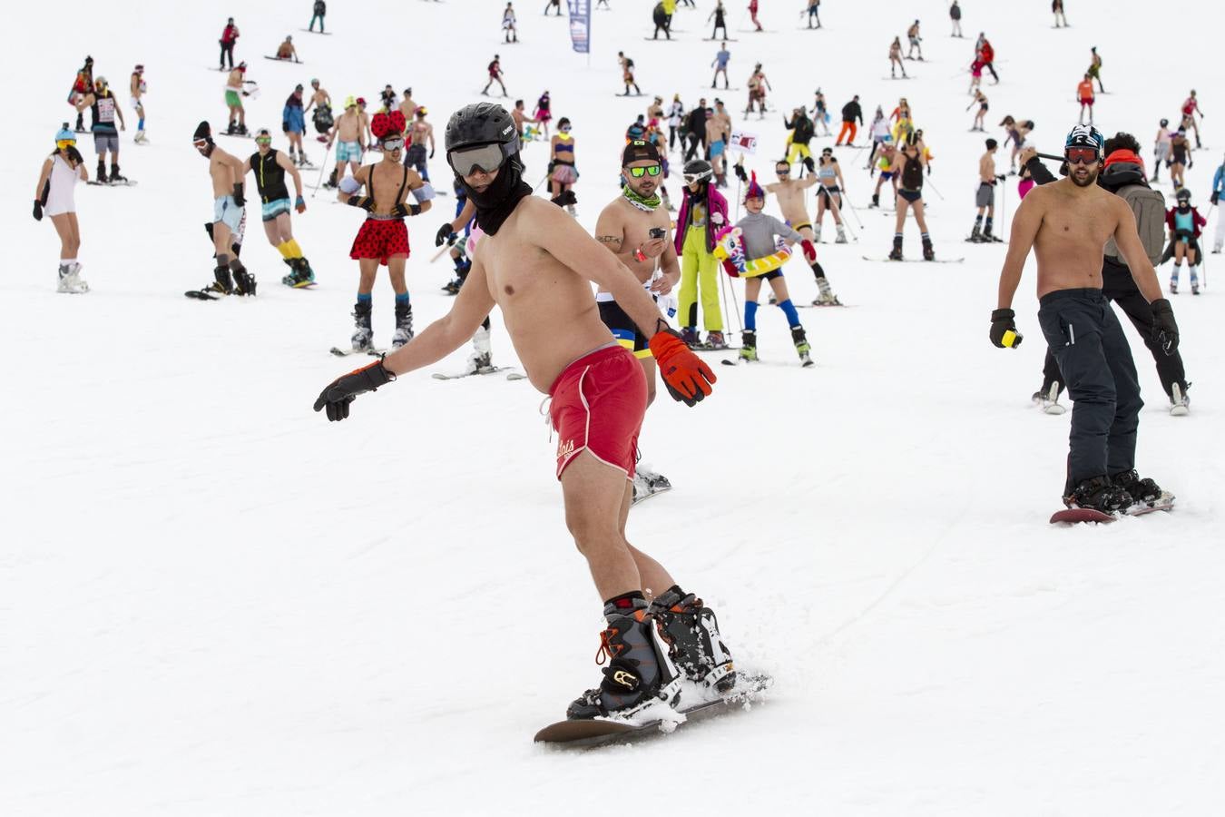 ¿Quién dijo frío? ¡En bañador por la Sierra!