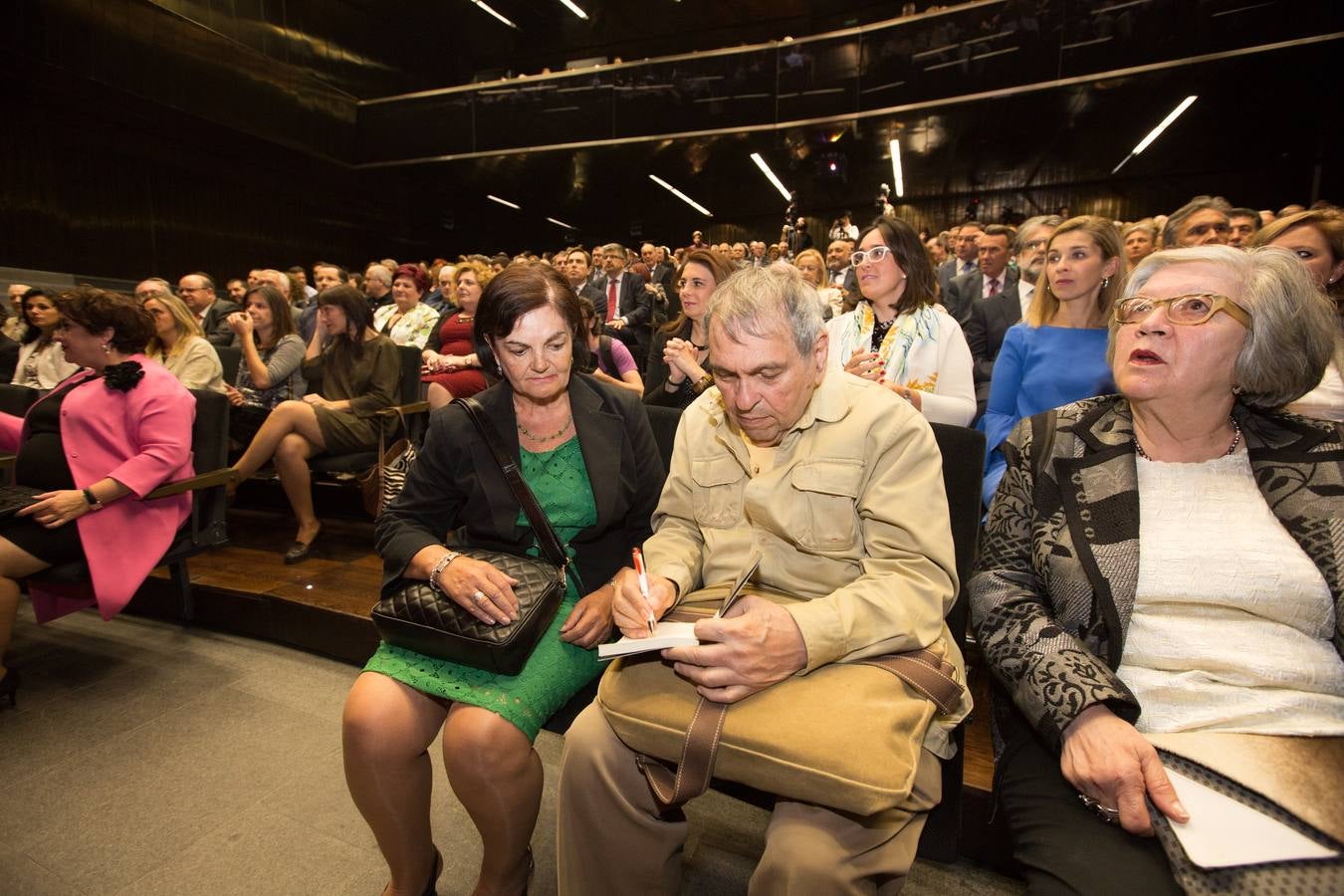 Rafael Cadenas recibe el Premio Lorca de poesía