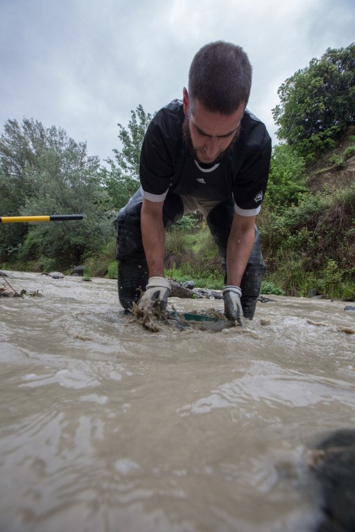 ¿Cómo se busca oro en el río Genil?