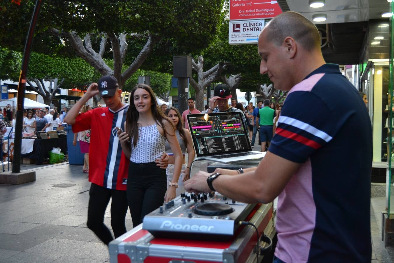 Almería disfruta de otra Noche en Blanco más