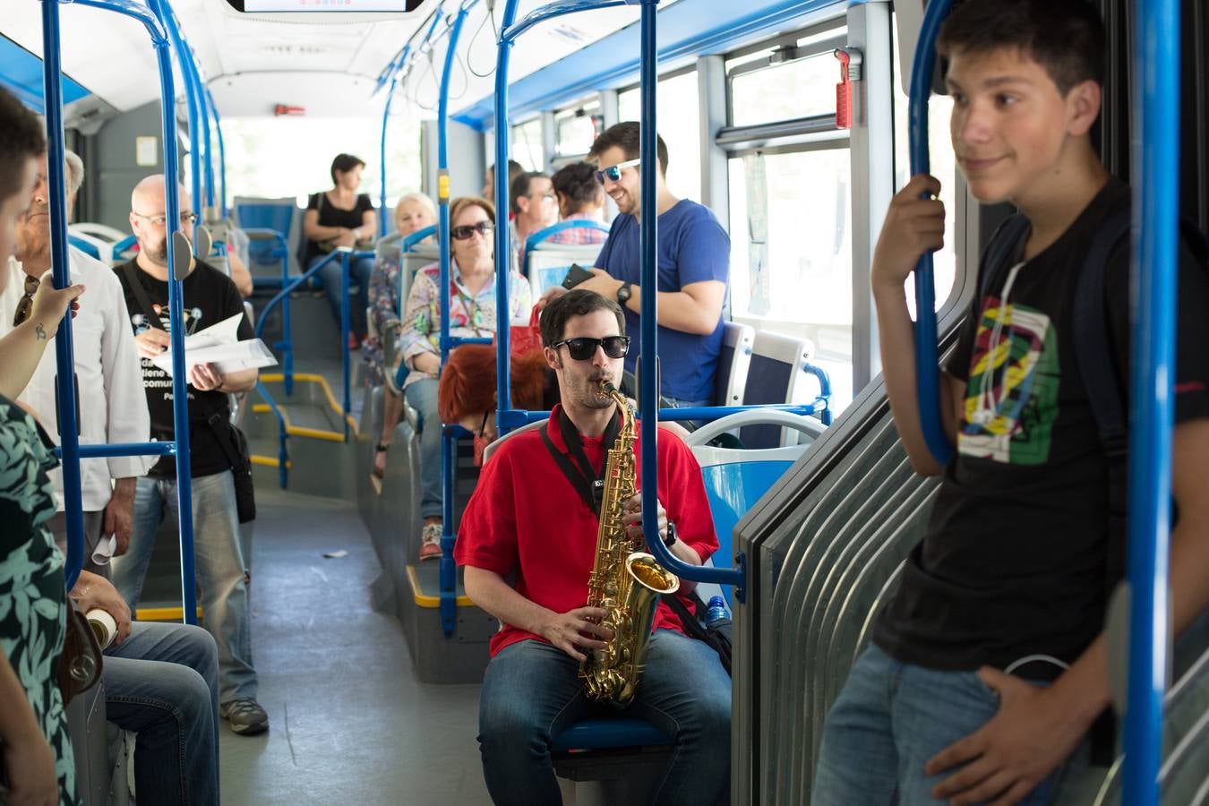 El FEX ya suena en los autobuses de Granada