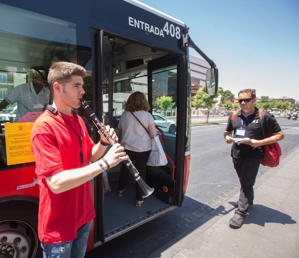 El FEX ya suena en los autobuses de Granada