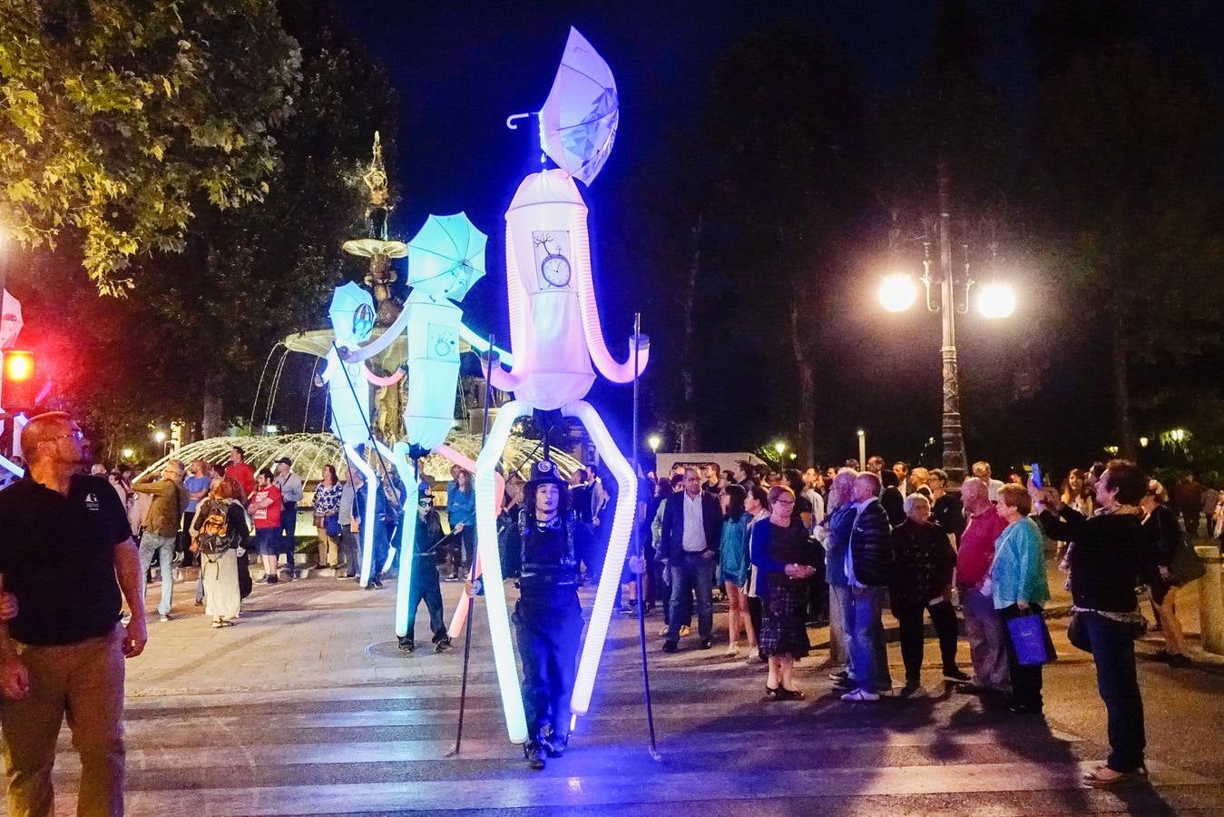 Gigantes de luz para iluminar el centro de Granada