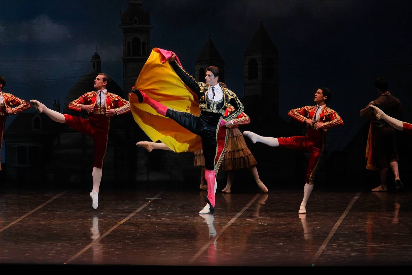 La Compañía Nacional de Danza deslumbra en el Festival