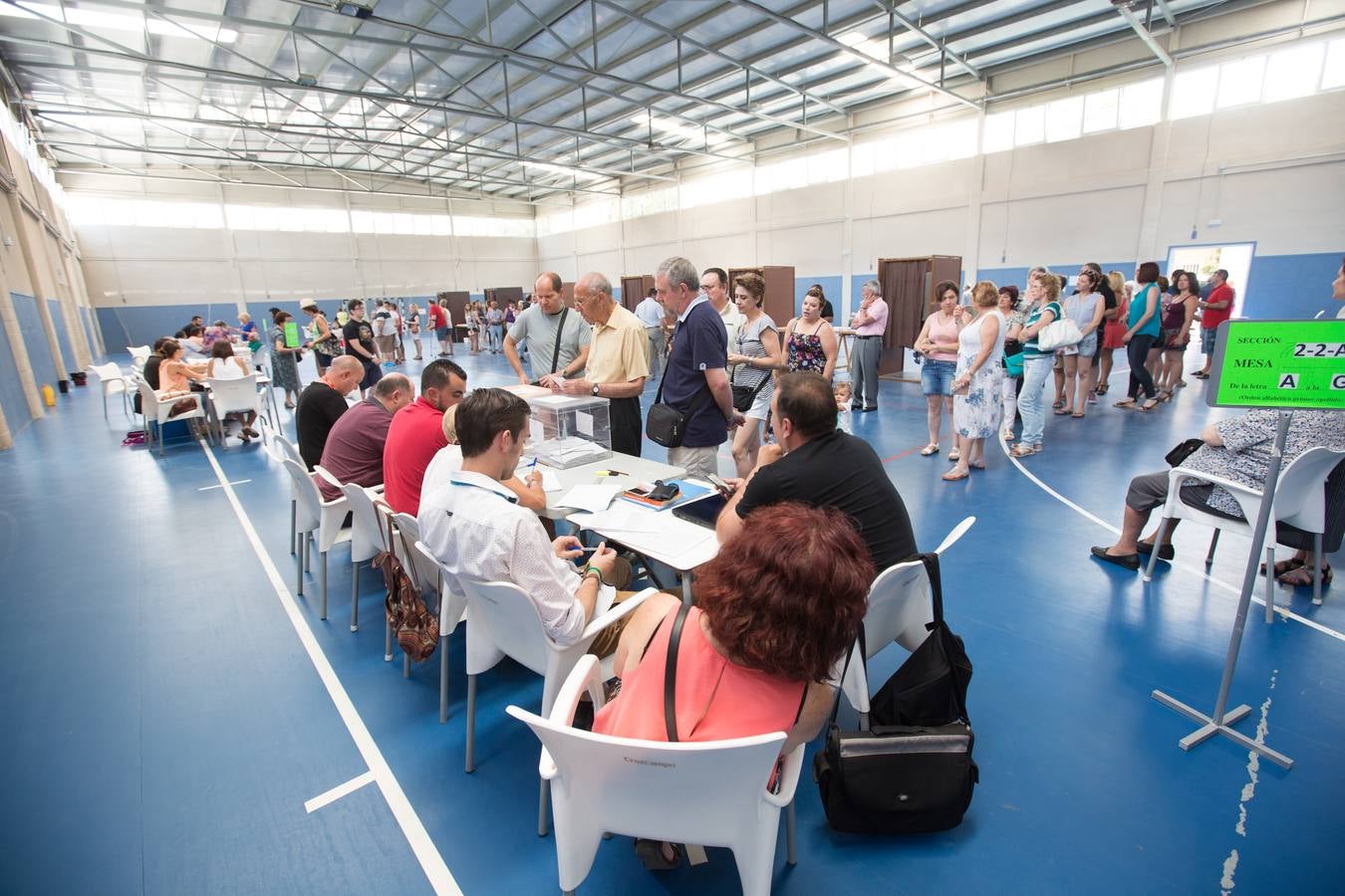 La jornada electoral en Granada, en imágenes