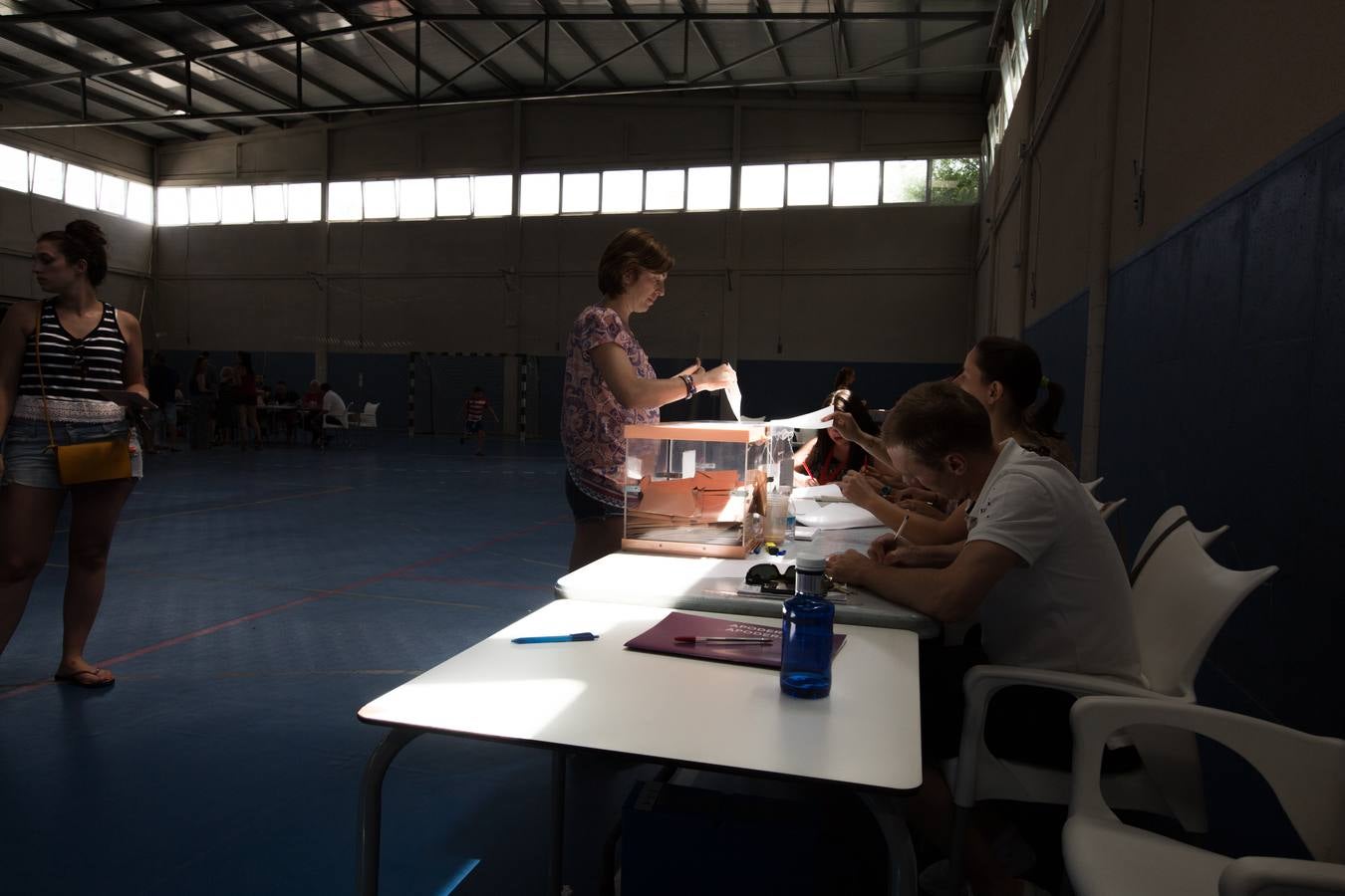 La jornada electoral en Granada, en imágenes