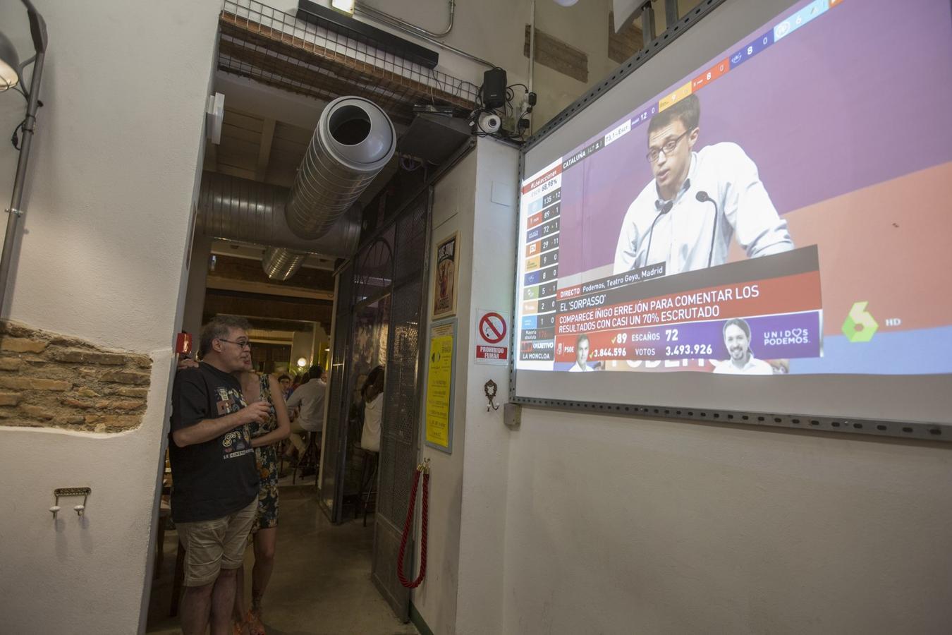 Las fotografías clave de la jornada electoral en Granada