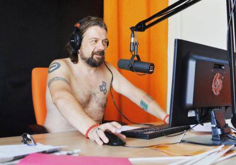 Desnudos en el trabajo por &#039;orden&#039; del presidente