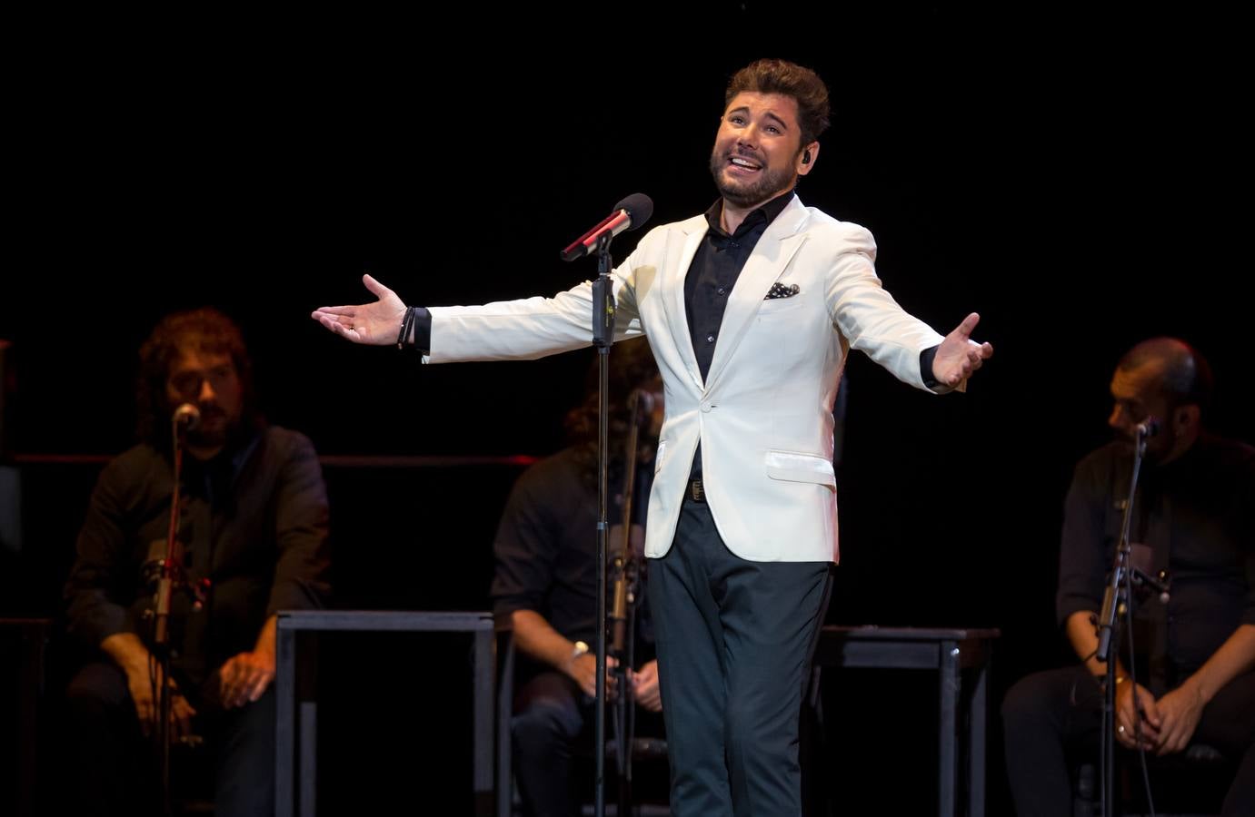 Miguel Poveda se hace granadino