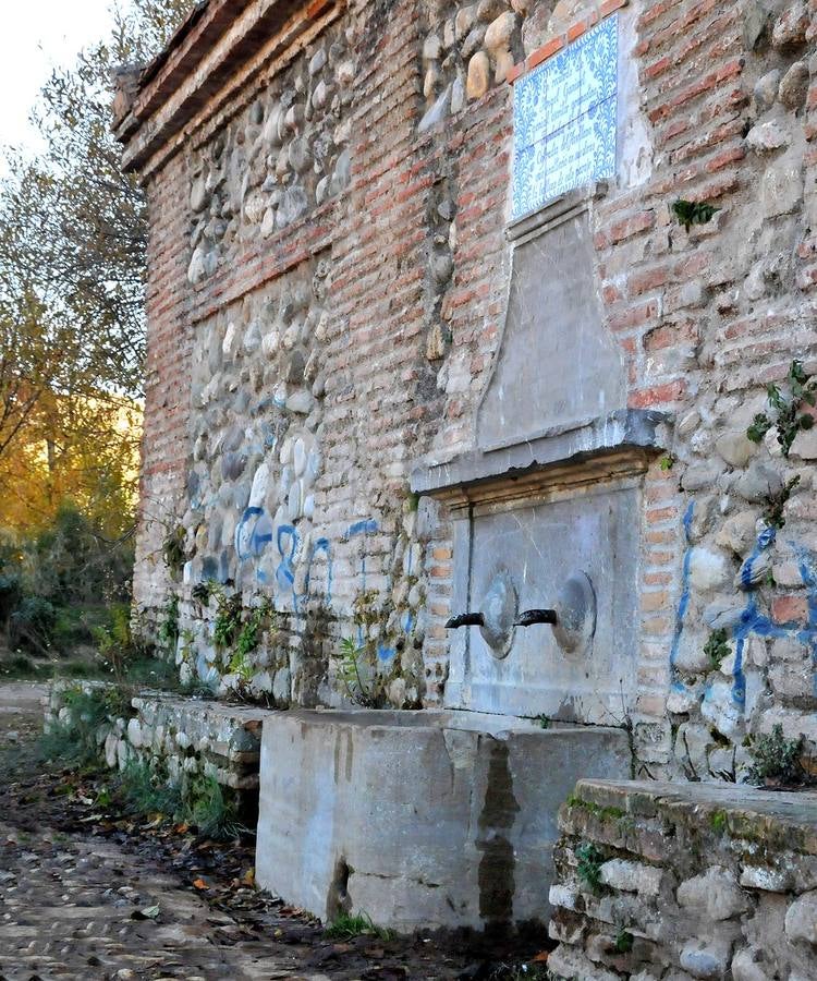 Fuente del Avellano en Granada, con agua de la Acequia Real.