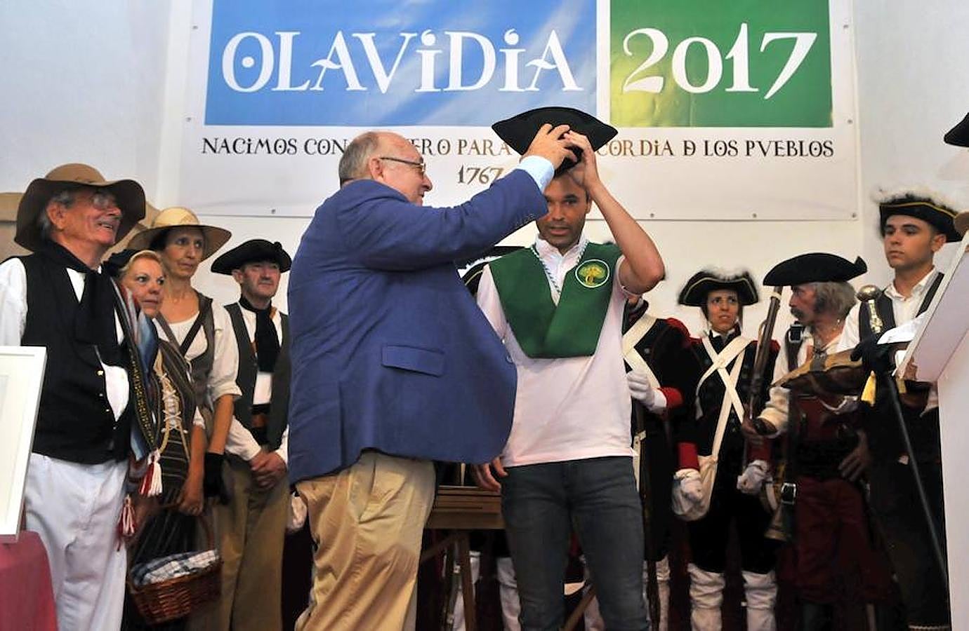 Iniesta, hijo adoptivo de Carboneros y colono de honor de Olavidia