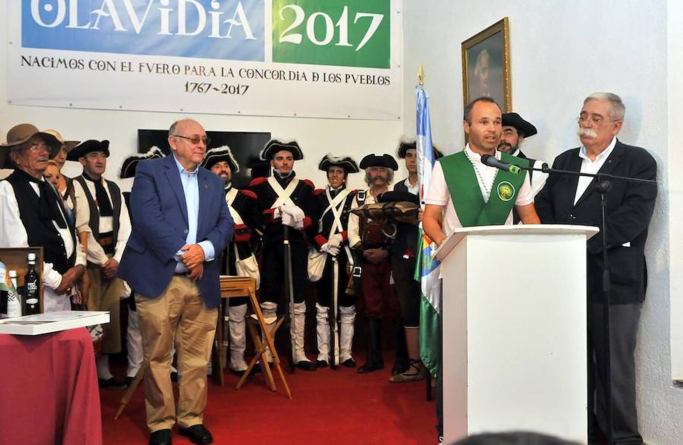 Iniesta, hijo adoptivo de Carboneros y colono de honor de Olavidia