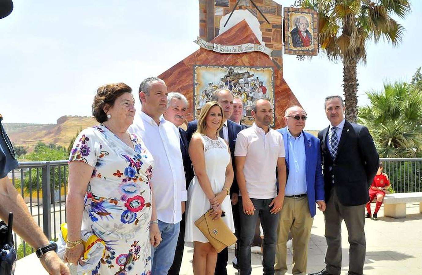 Iniesta, hijo adoptivo de Carboneros y colono de honor de Olavidia