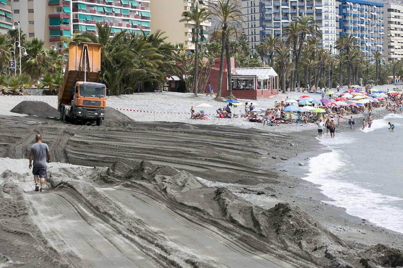 Obras en Almuñecar y Motril. No sólo se sufren las obras en Salobreña, mcuhos turistas a su llegada se han encontrado con obras en las localidades de Almuñécar y Motril. Allí han llegado a permanecer cerradas durante dos días Playa Granada en Motril además de Carchuna y Velilla en Almuñécar.