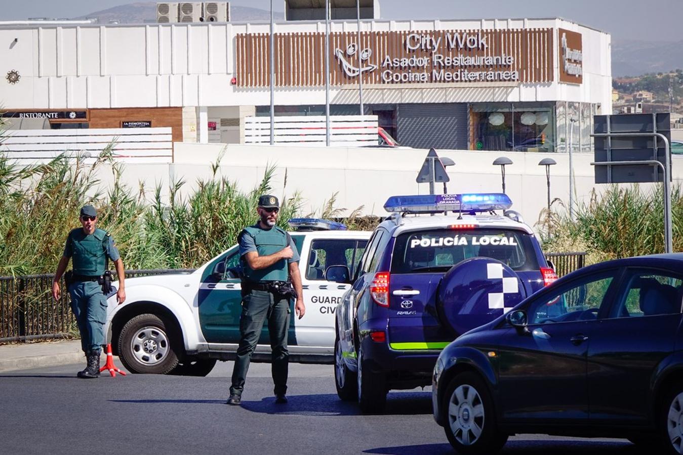 Una falsa amenaza de bomba obliga a desalojar el centro comercial Alameda