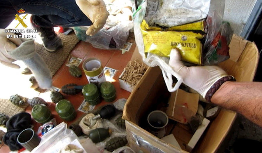 Desmantelado un depósito ilegal de armas y precursores de explosivos en Dos Hermanas