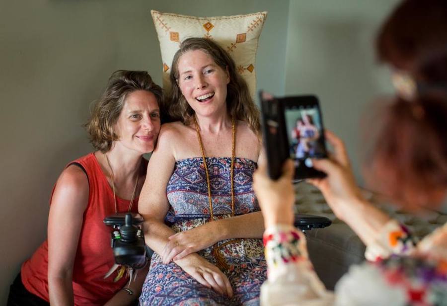 La fiesta de Betsy Davis antes de su suicidio asistido