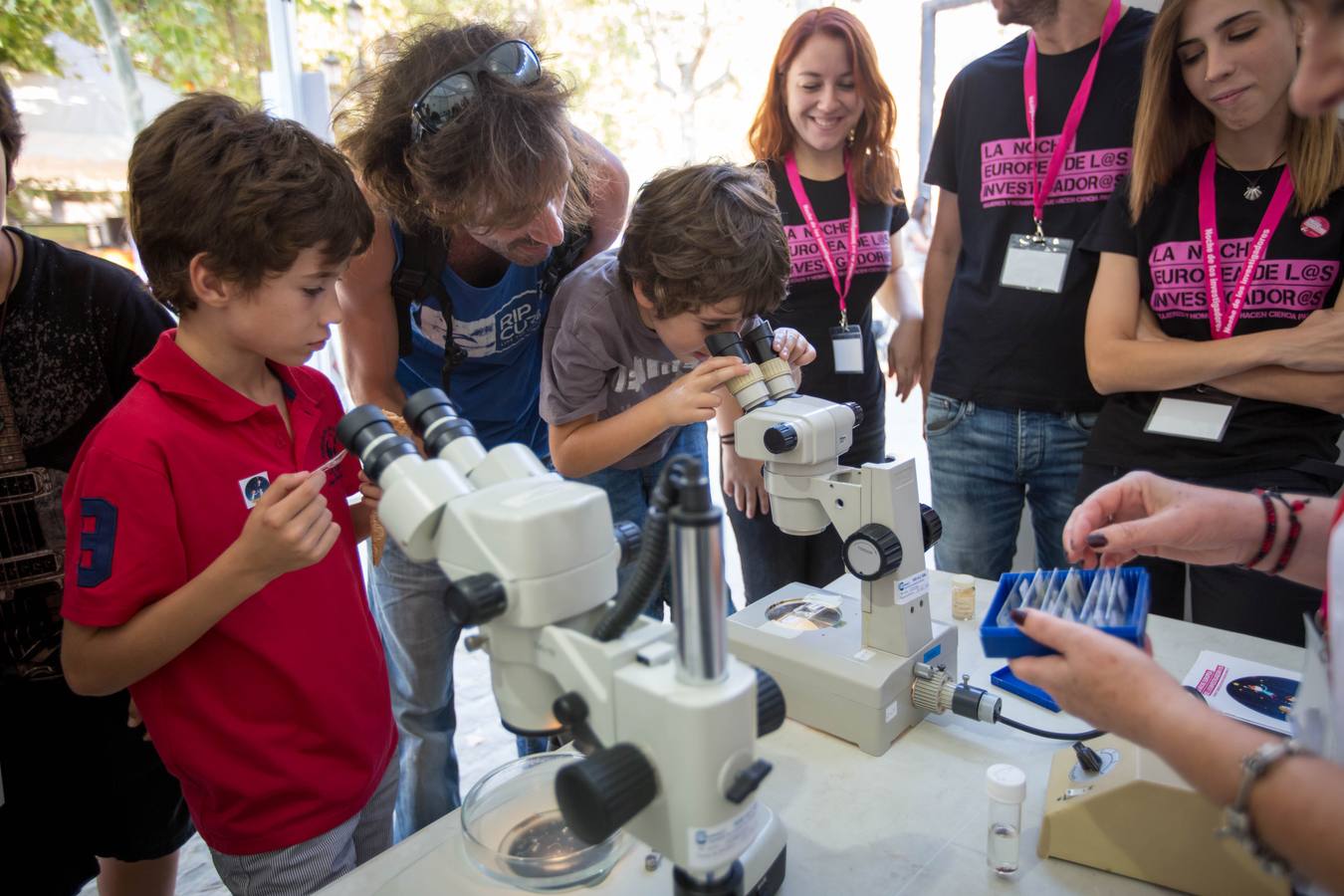 La ciencia sale del laboratorio y entra en el Salón