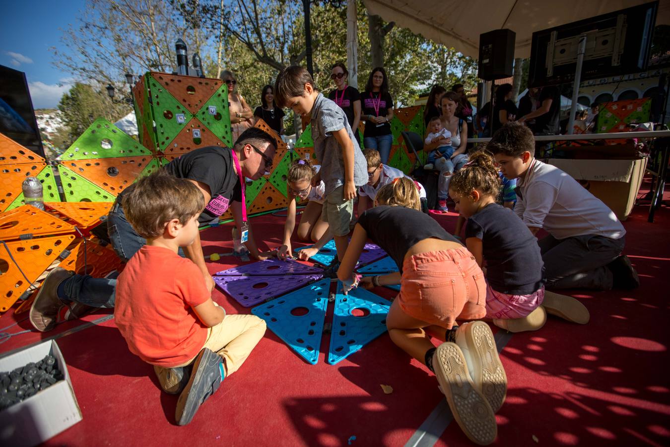 La ciencia sale del laboratorio y entra en el Salón