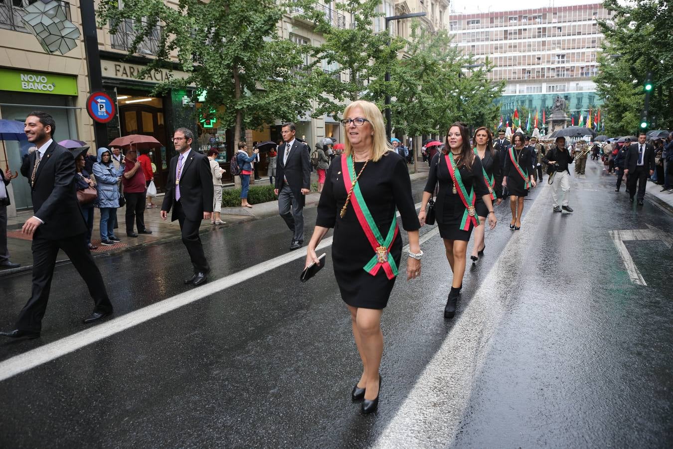 Granada celebra el día de la Fiesta Nacional de España