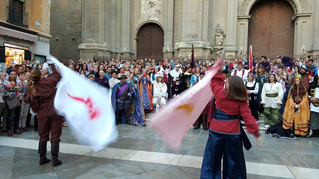 Desfile de moros y cristianos por las calles de Granada