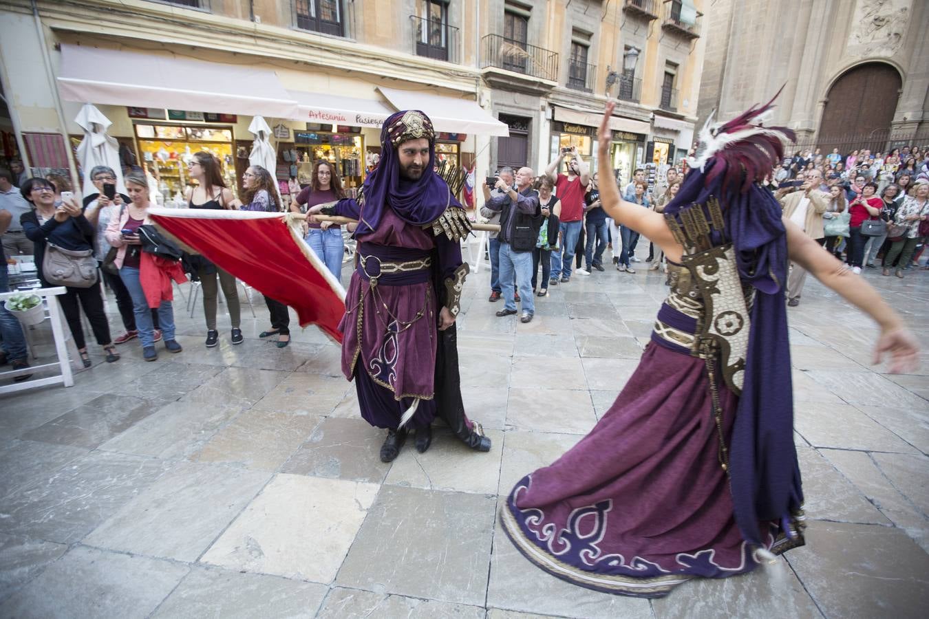 Desfile de moros y cristianos por las calles de Granada