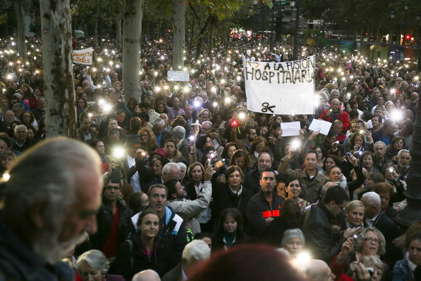 Unas 35.000 personas vuelven a clamar por #2hospitalescompletos en Granada