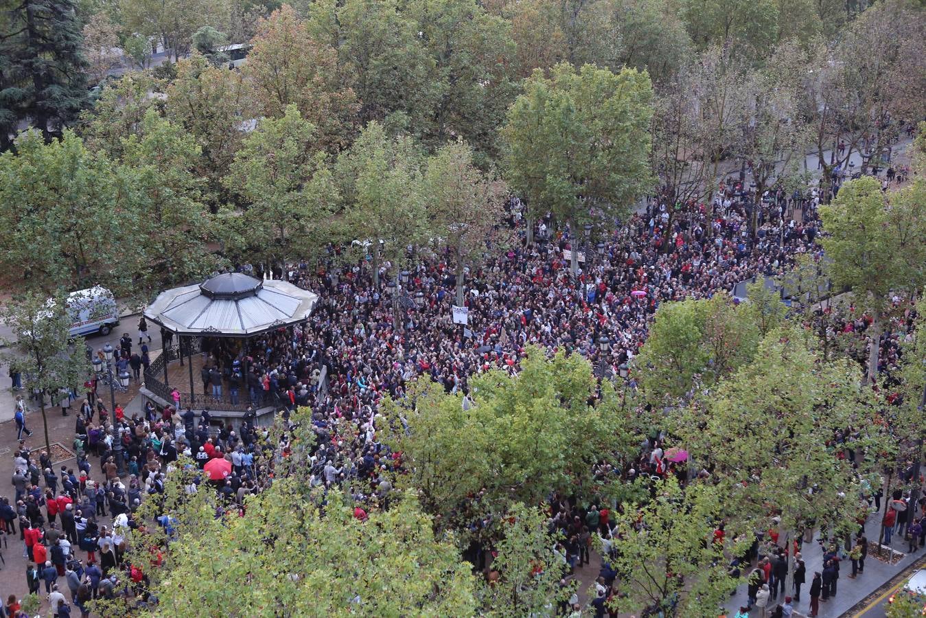 Unas 35.000 personas vuelven a clamar por #2hospitalescompletos en Granada