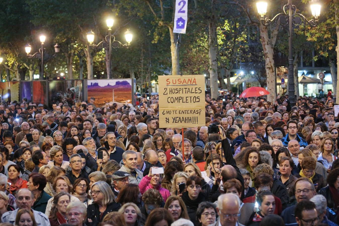 Unas 35.000 personas vuelven a clamar por #2hospitalescompletos en Granada