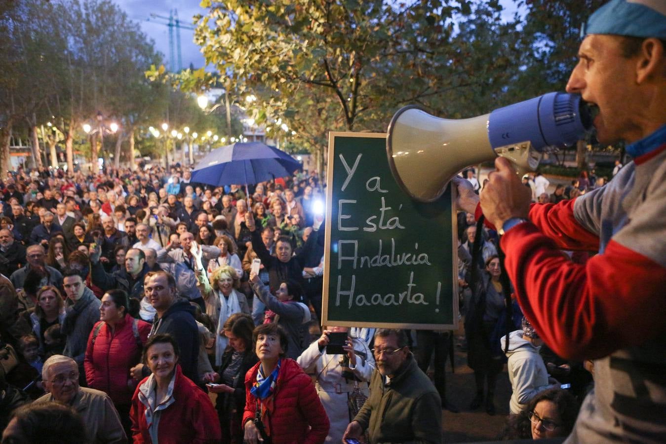 Unas 35.000 personas vuelven a clamar por #2hospitalescompletos en Granada