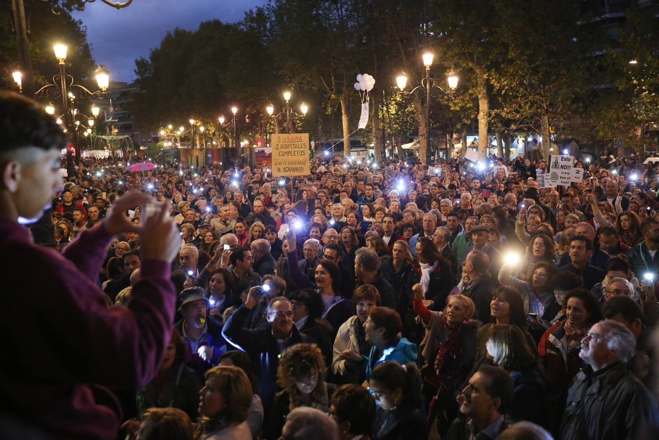 Unas 35.000 personas vuelven a clamar por #2hospitalescompletos en Granada