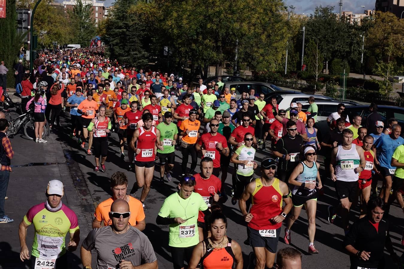 Miles de participantes en la Media Maratón de Granada