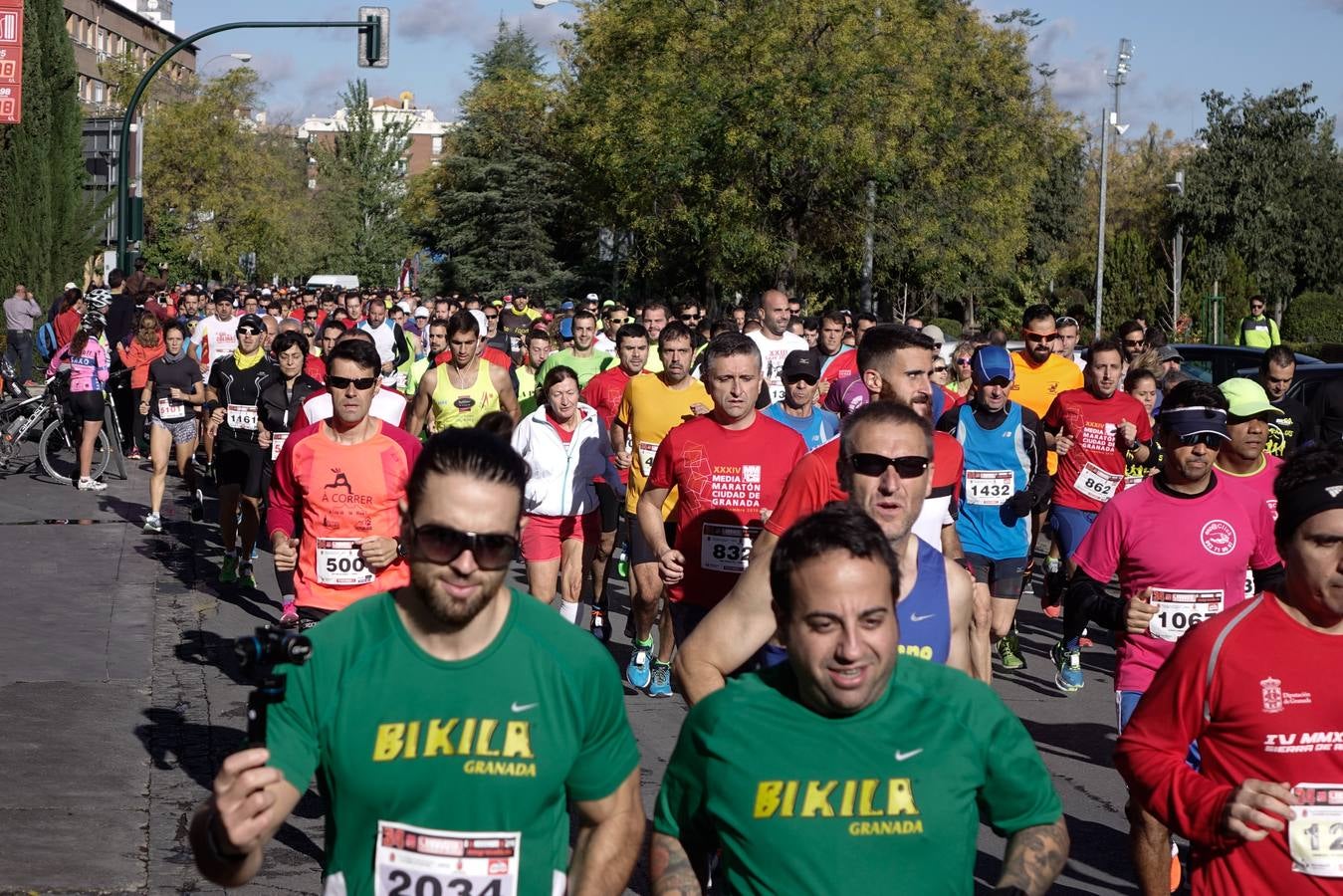 Miles de participantes en la Media Maratón de Granada