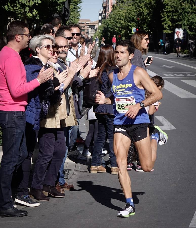 Miles de participantes en la Media Maratón de Granada