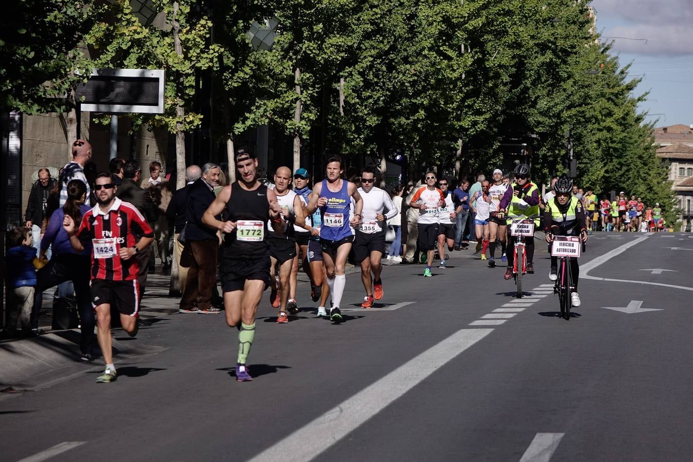 Miles de participantes en la Media Maratón de Granada