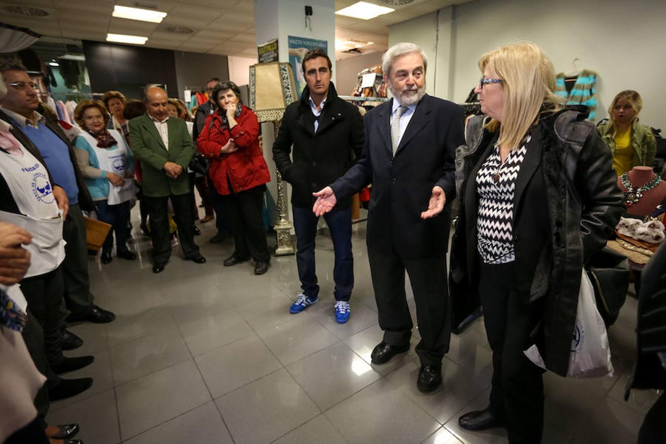 Echando un capote a quien lo necesita