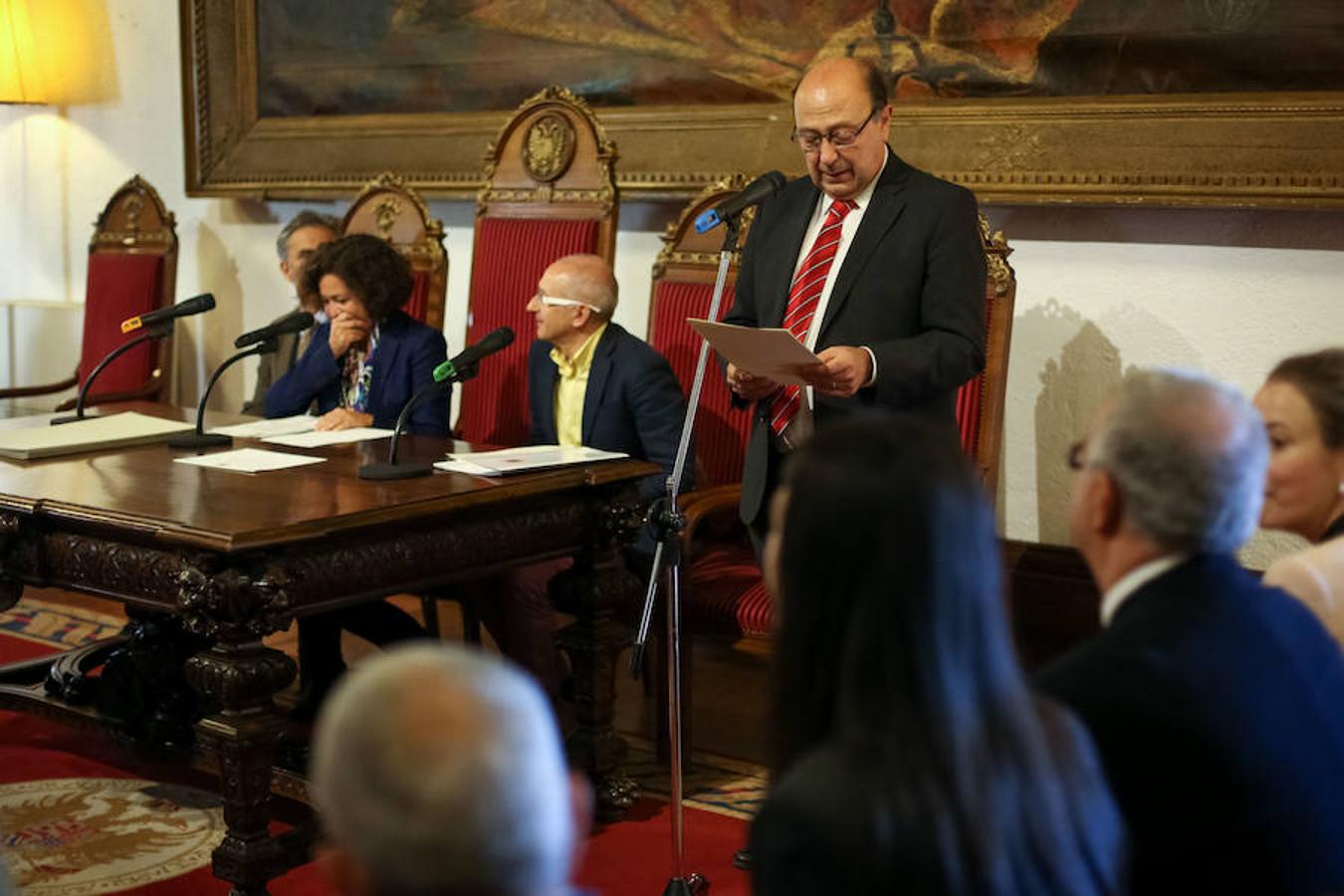 Entrega de los premios de la UGR a la divulgación científica y a trabajos de investigación de excelencia