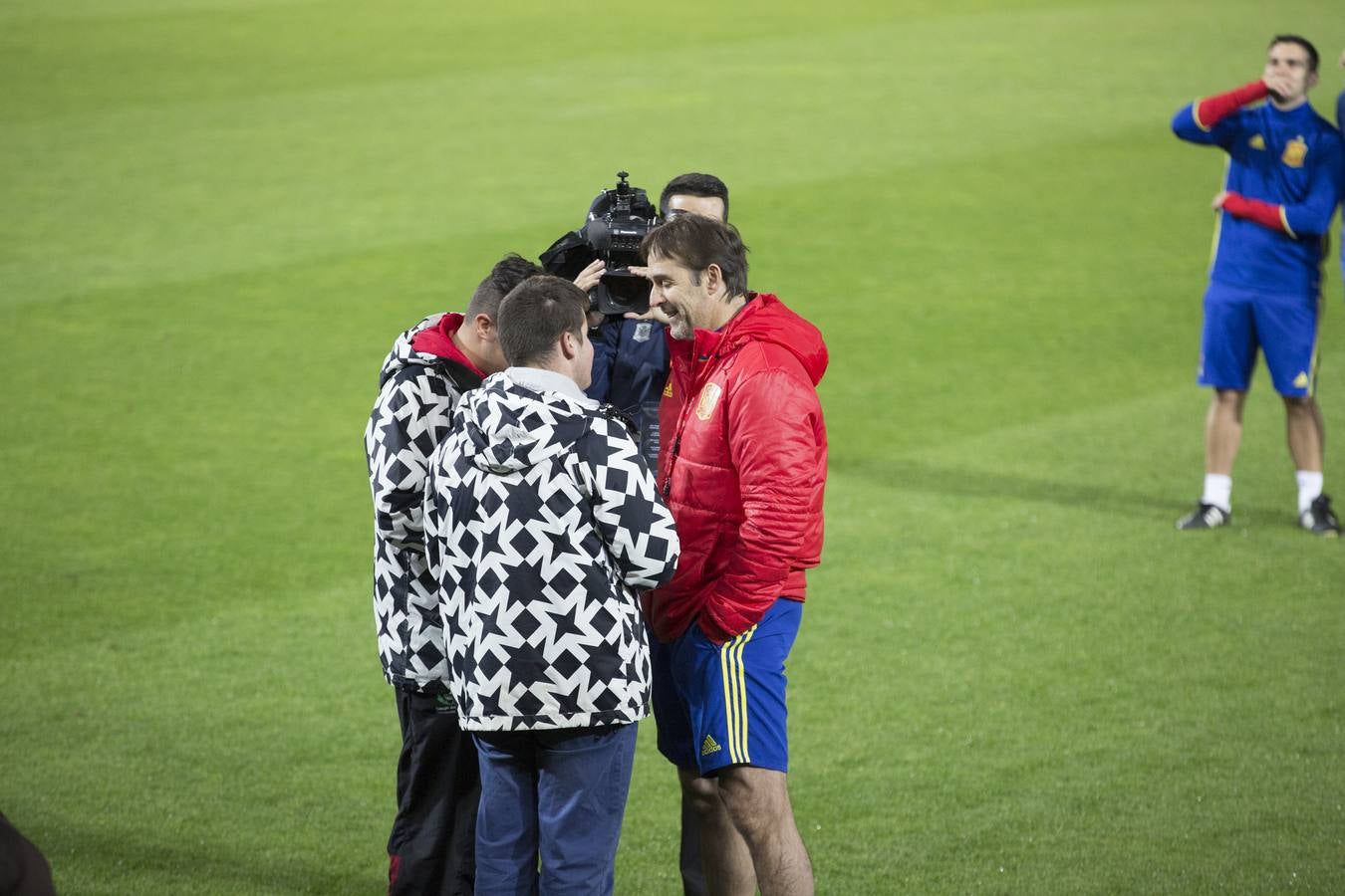 Ambiente de partido para un entrenamiento de &#039;La Roja&#039;