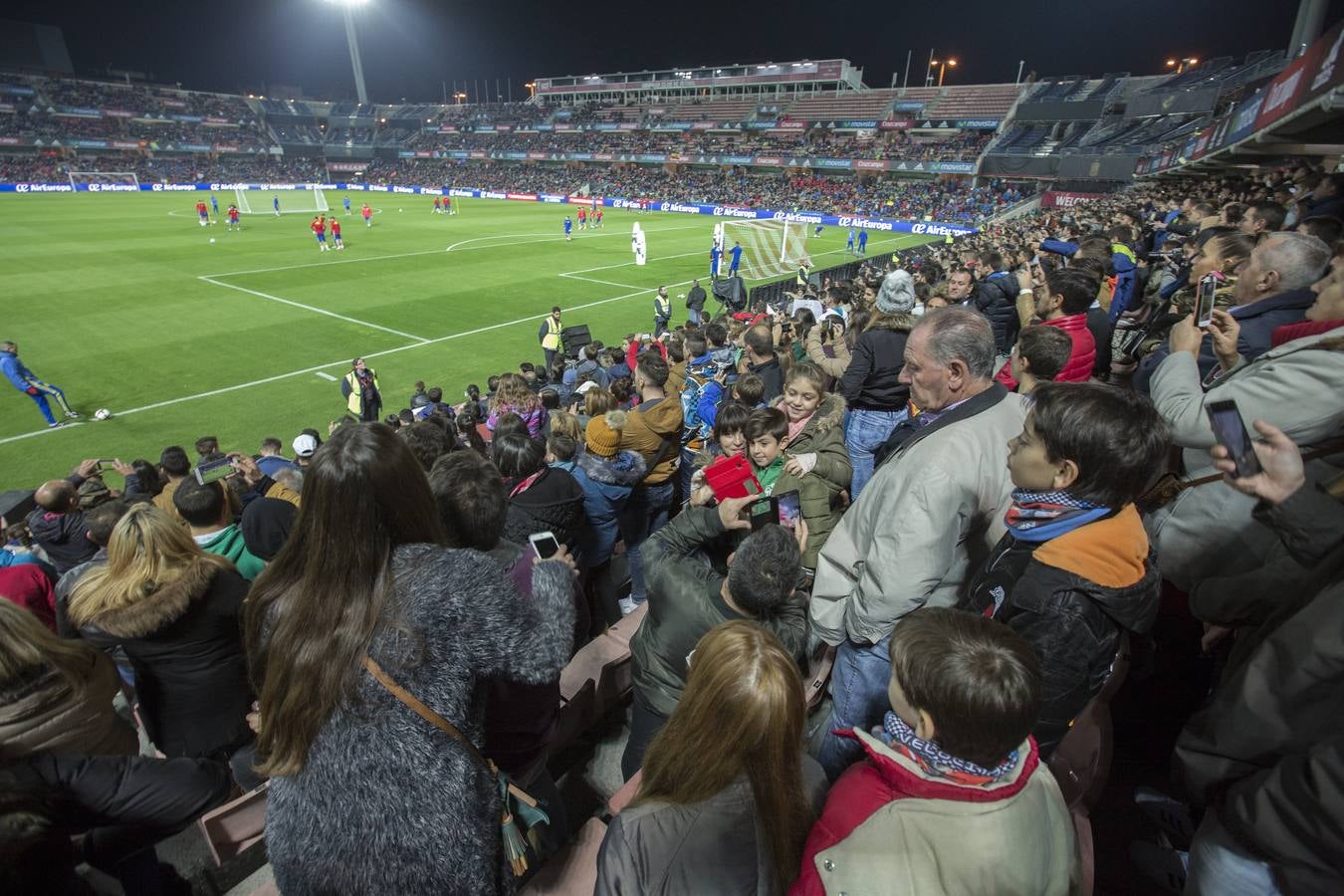 Ambiente de partido para un entrenamiento de &#039;La Roja&#039;
