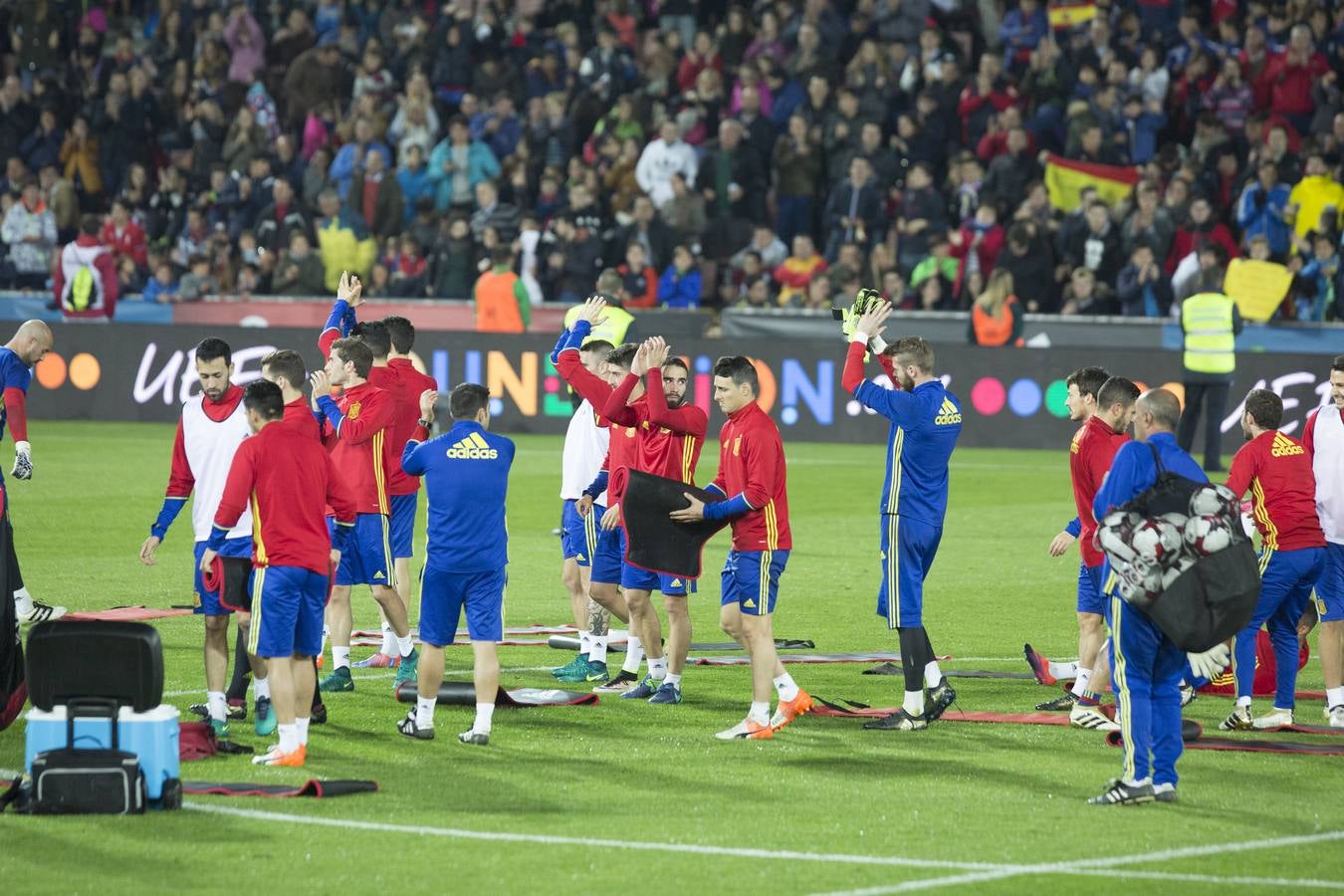 Ambiente de partido para un entrenamiento de &#039;La Roja&#039;