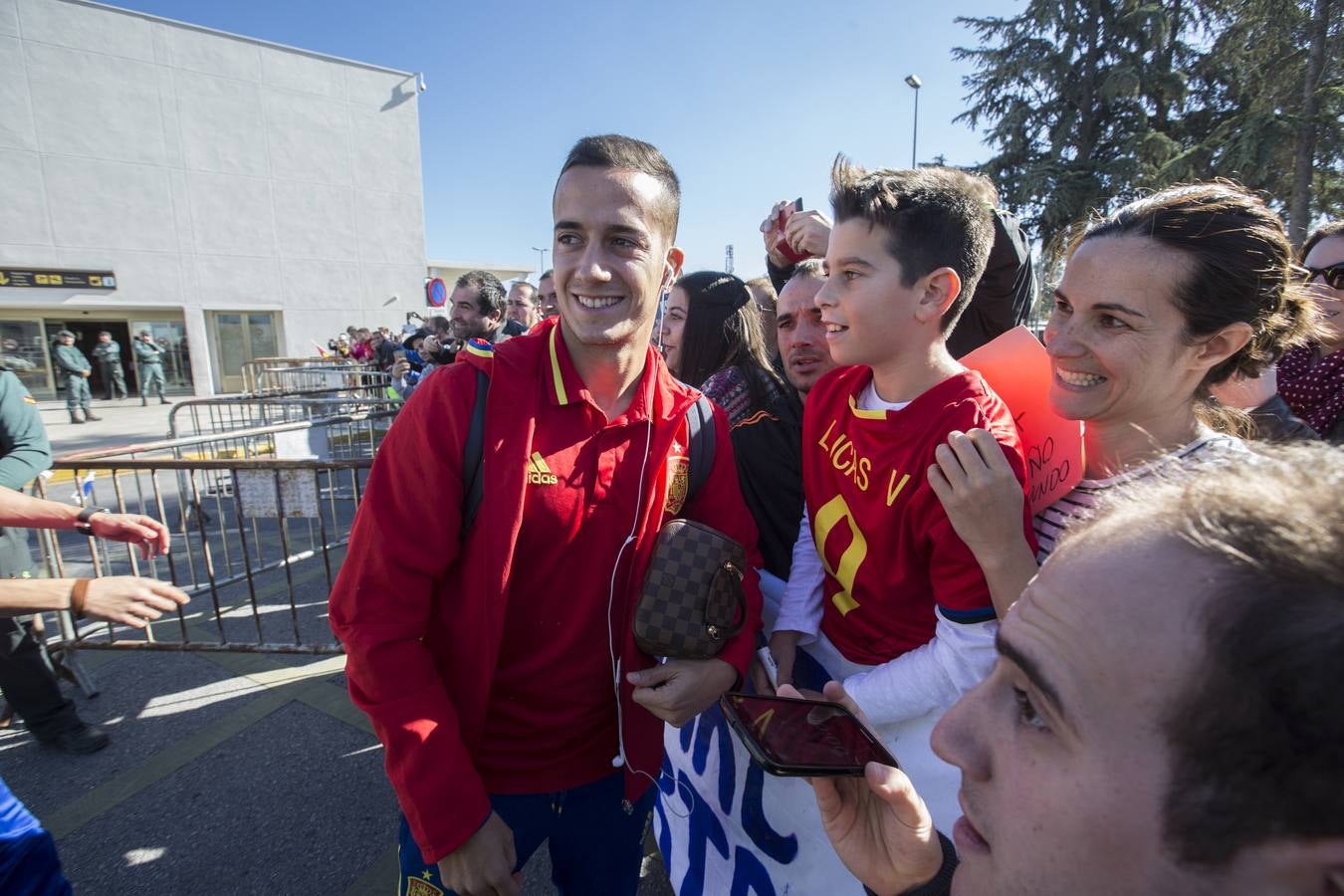 La selección española aterriza en Granada