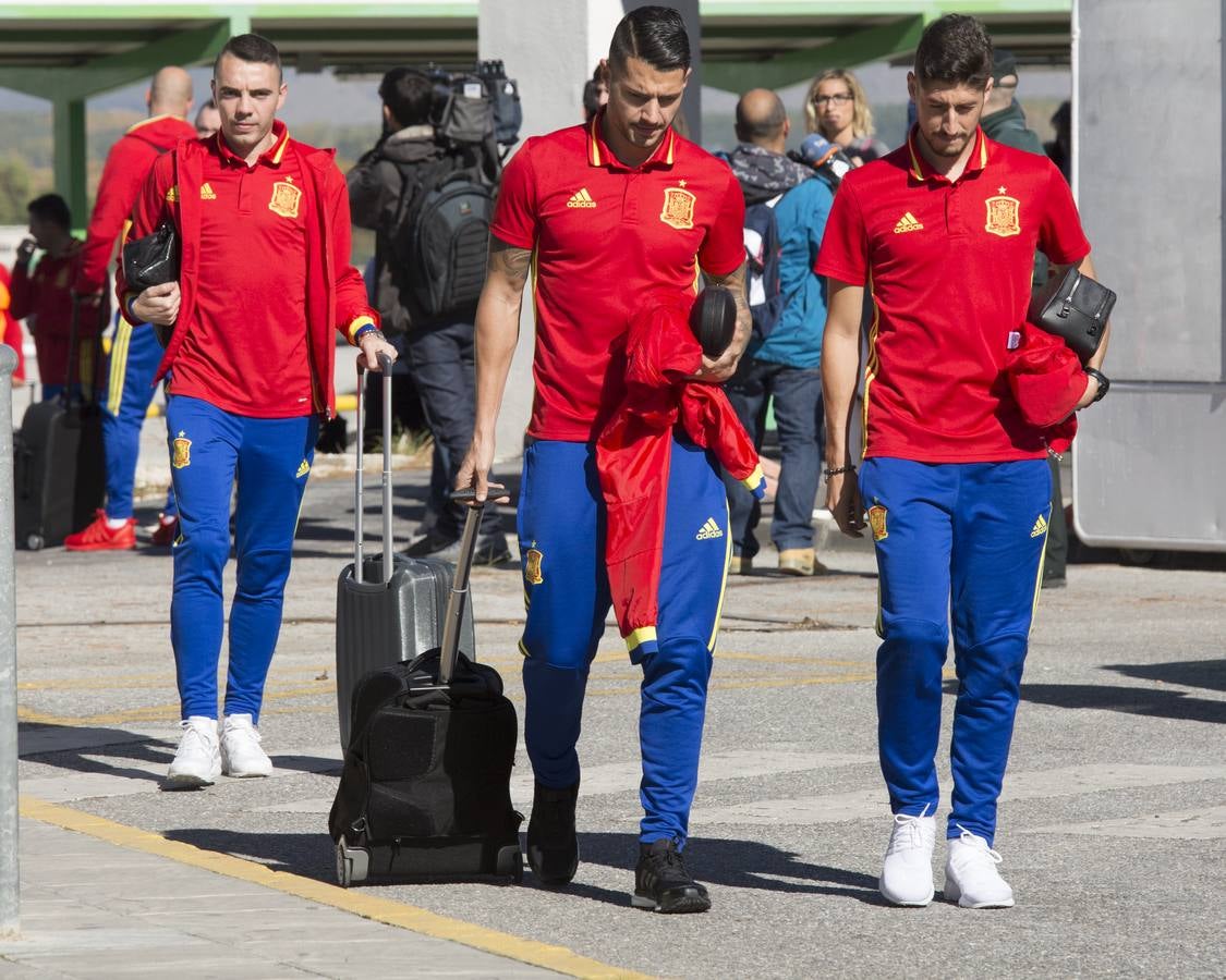 La selección española aterriza en Granada
