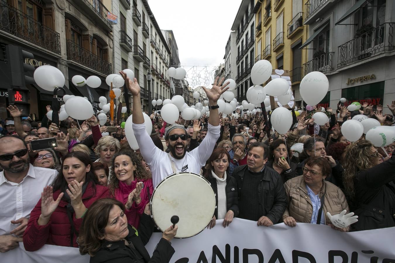 Granada vuelve a gritar para por su sanidad