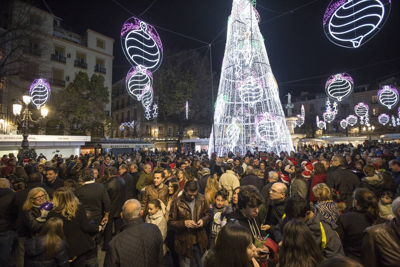 1,5 millones de &#039;leds&#039; iluminan la Navidad de Granada