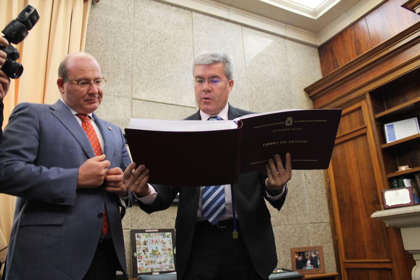 El secretario de Hacienda visita el Ayuntamiento de Jaén