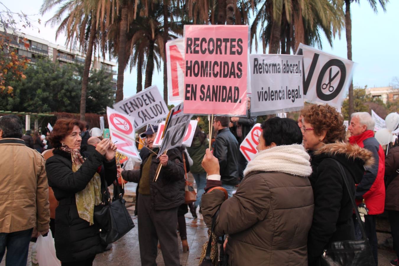 Unas 2.000 personas protestan en Jaén contra el «caos sanitario»